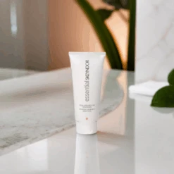 Essential Line. Crema Hidratante Con Aminoácidos - SKEYNDOR -Cosmeticos24h Tienda de ventas Essential Line Crema Hidratante con Aminoacidos SKEYNDOR 3850