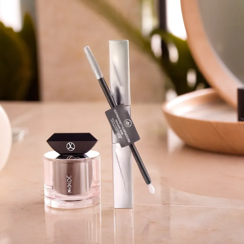 Options. Magnif-EYE - Germaine De Capuccini 3 Options. Magnif-EYE - Germaine De Capuccini - Imagen 3